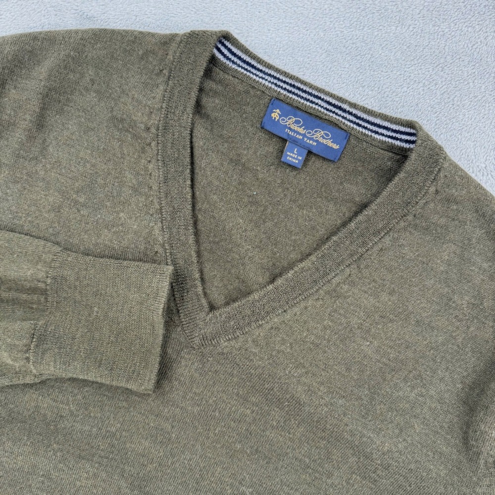 Brooks Brothers Merino Wool V-Neck Sweater Mens Large Olive Green Outdoor Fall